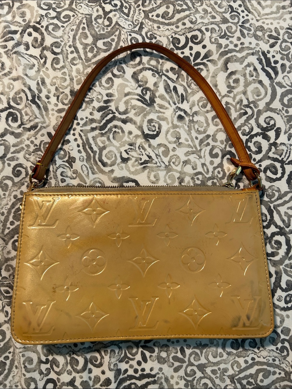 LOUIS VUITTON VERNIS MONOGRAM POCHETTE